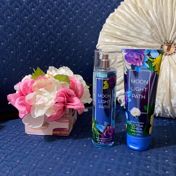 Bath & Body Works Other - BATH & BODY WORKS SET. . . MOON LIGHT PATH SCENT
